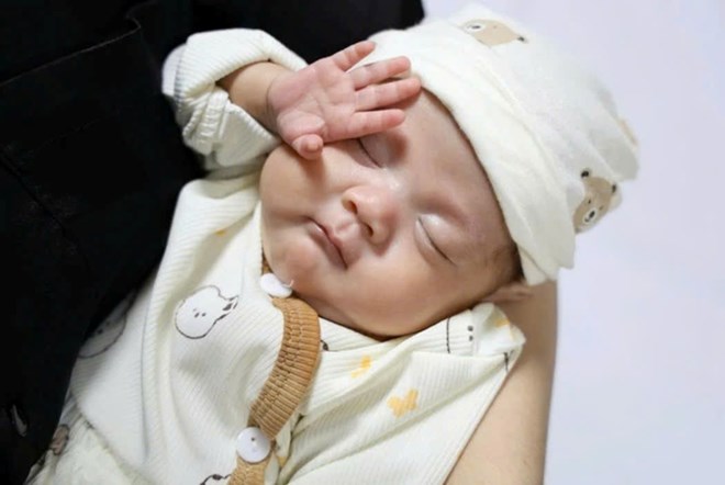 ST Baby Girl Born Prematurely at 24 Weeks and Weighing Only 550g Miraculously Survives After Over 100 Days of Intensive Care in Vietnam ST