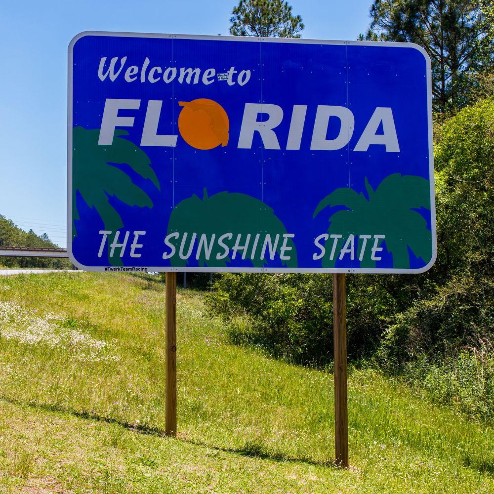 Sen. Scott to Fly ‘Move 2 FL’ Banners Over N.Y. Beaches.SH