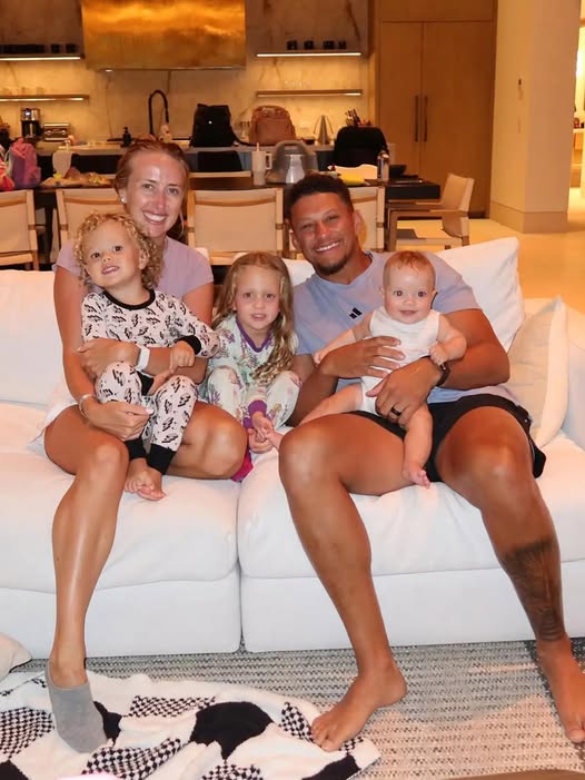 ST Brittany Mahomes Shares Adorable New Photos of 6-Month-Old Daughter Golden as She Rounds Up ‘Time Well Spent’ with Family.. ST