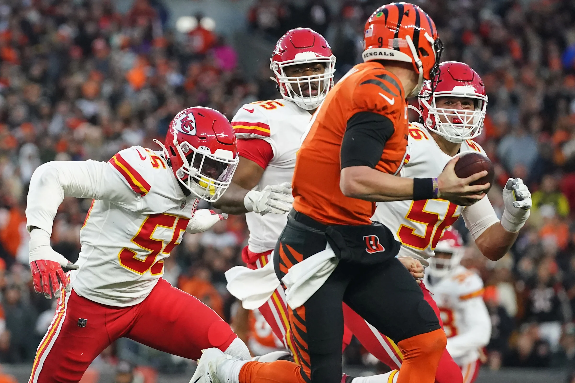 From a rookie staying late after practice… to a $93 million defensive star!George Karlaftis is giving back what he once received — by mentoring the next generation of Chiefs.